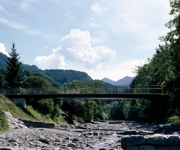 Fuß und Radwegbrücke, Zwischenwasser, Foto Bruno Klomfar