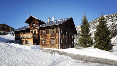 Owens "House Drexel", Warth
