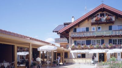 Naturhotel Chesa Valisa - Hotelhalle, Hirschegg