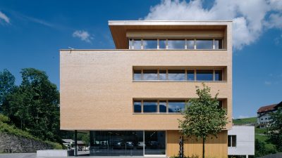 Raiffeisenbank, Egg