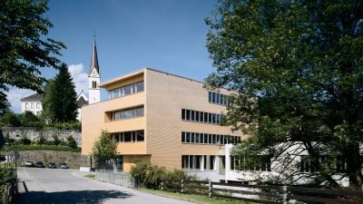 Raiffeisenbank, Egg