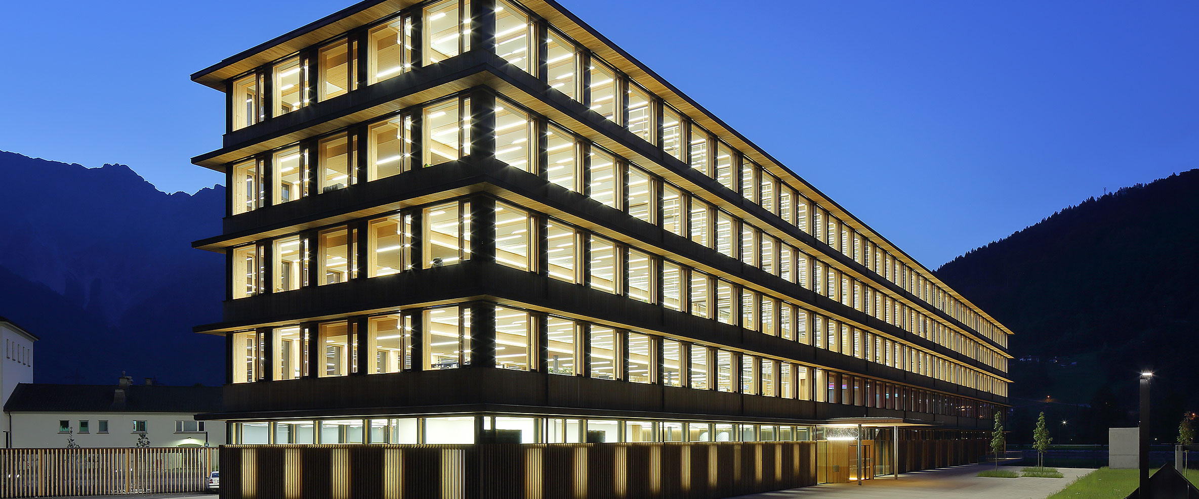 Materialpreis 2015: IZM – Illwerke Zentrum Montafon bekommt in der Sonderkategorie Hybrid die 1. Auszeichnung