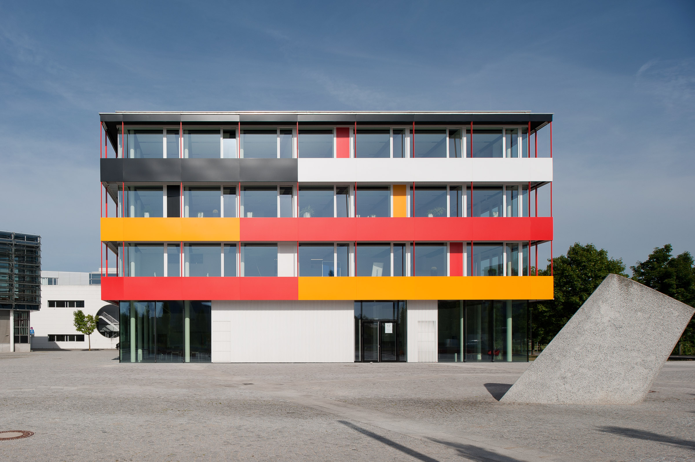TUM Exzellenzzentrum, Garching