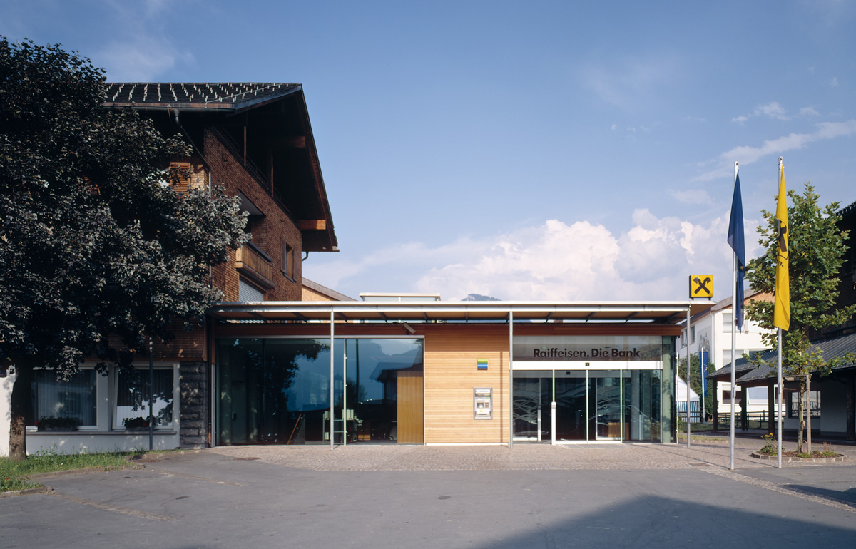 Raiffeisenbank Bezau – Schalterhalle