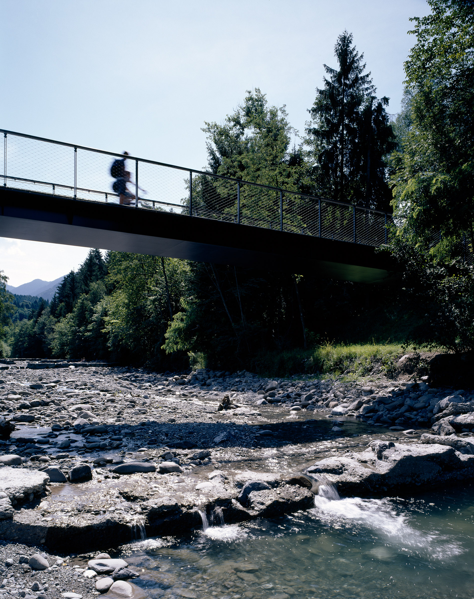 Food and Cycle Bridge, Zwischenwasser,