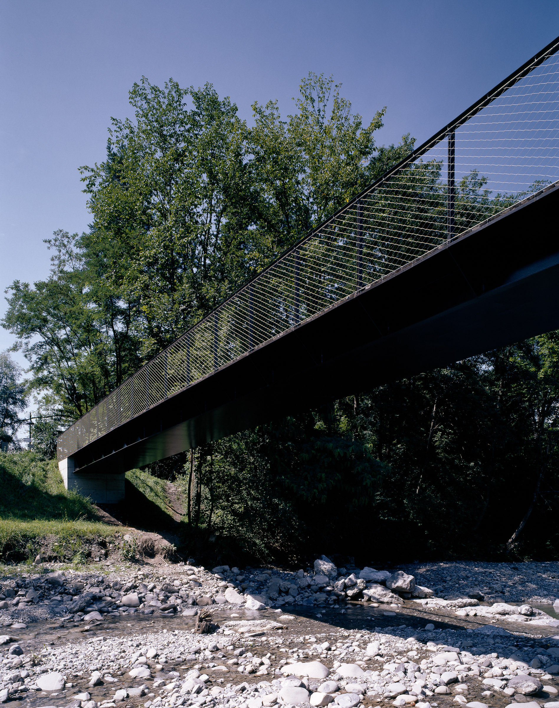 Food and Cycle Bridge, Zwischenwasser,
